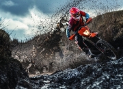 PG电子游戏-卡马文加，在红魔与床单军团的狭缝中，升起一颗新星