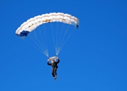 PG游戏APP-绝境中的羽翼，桃田贤斗领衔中国队惊天翻盘丹麦队