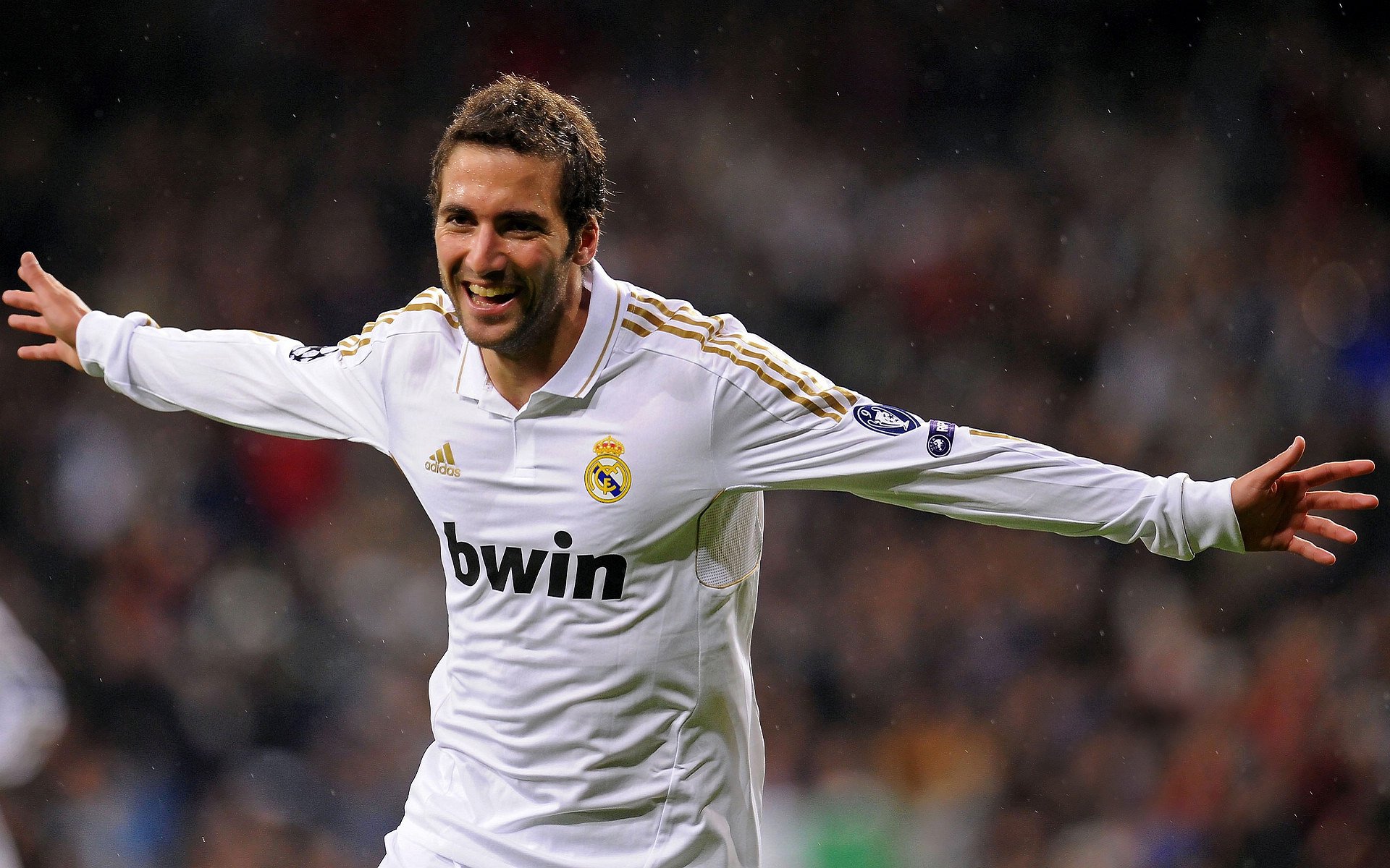 德甲争冠战焦点战，加拿大速胜委内瑞拉的战术启示