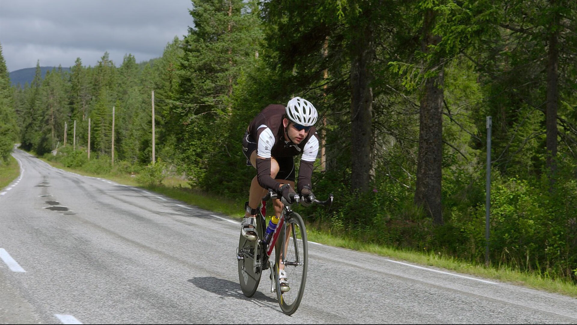 北欧冰刃刺穿非洲雄狮,若日尼奥在年度焦点战中展现中场统治力